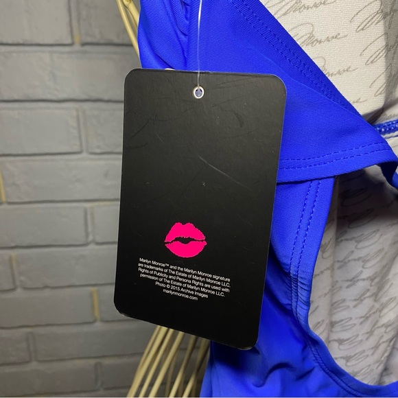 Marilyn Monroe Halter Swimsuit Crochet Detail Blue and Orange Size Large NWT - Picture 5 of 8